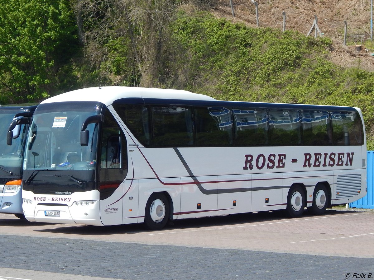 Neoplan Tourliner von Rose-Reisen aus Deutschland im Stadthafen Sassnitz.