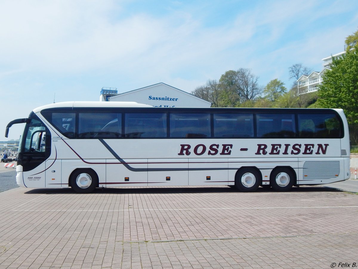 Neoplan Tourliner von Rose-Reisen aus Deutschland im Stadthafen Sassnitz.
