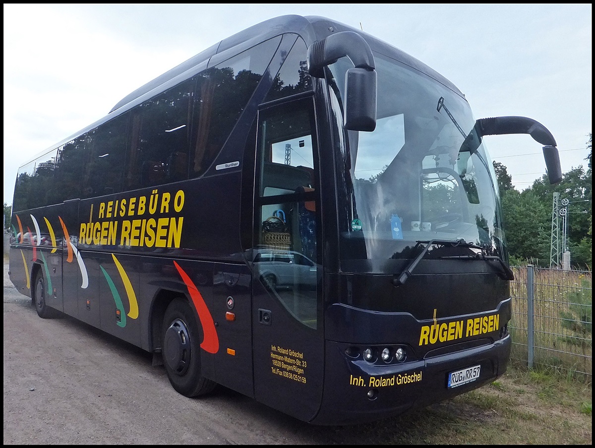 Neoplan Tourliner von Rgen Reisen aus Deutschland in Binz. 