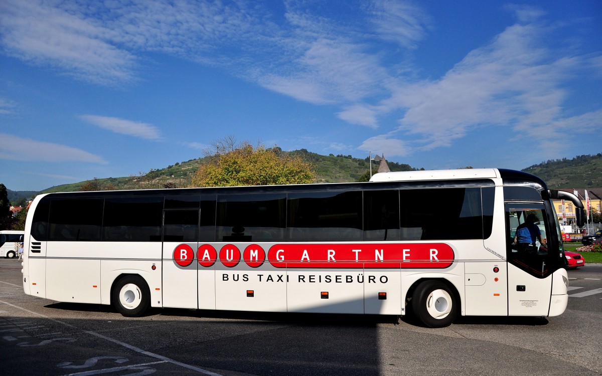 Neoplan Trendliner von BAUMGARTNER Reisen aus Niedersterreich am 20.9.2014 in Krems.
