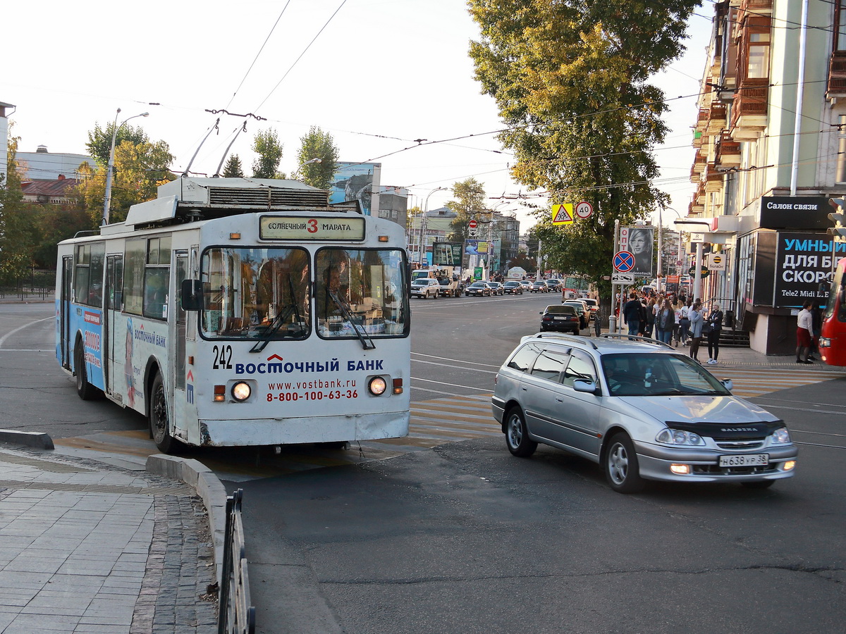 Oberleitungsbus in Irkutsk am 15. September 2017. 