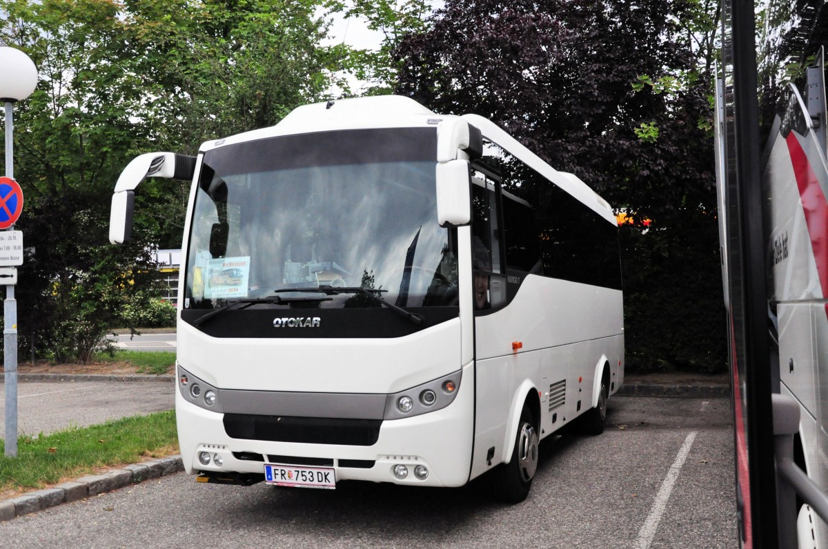 Otokar Navigo T vom Reisedienst Raferzeder aus sterreich im Juni 2016 in Krems.
