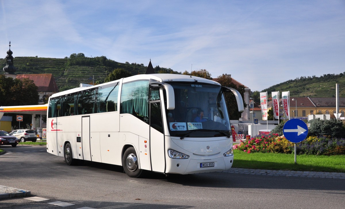 Scania Irizar aus Ungarn am 24.9.2014 in Krems unterwegs.
