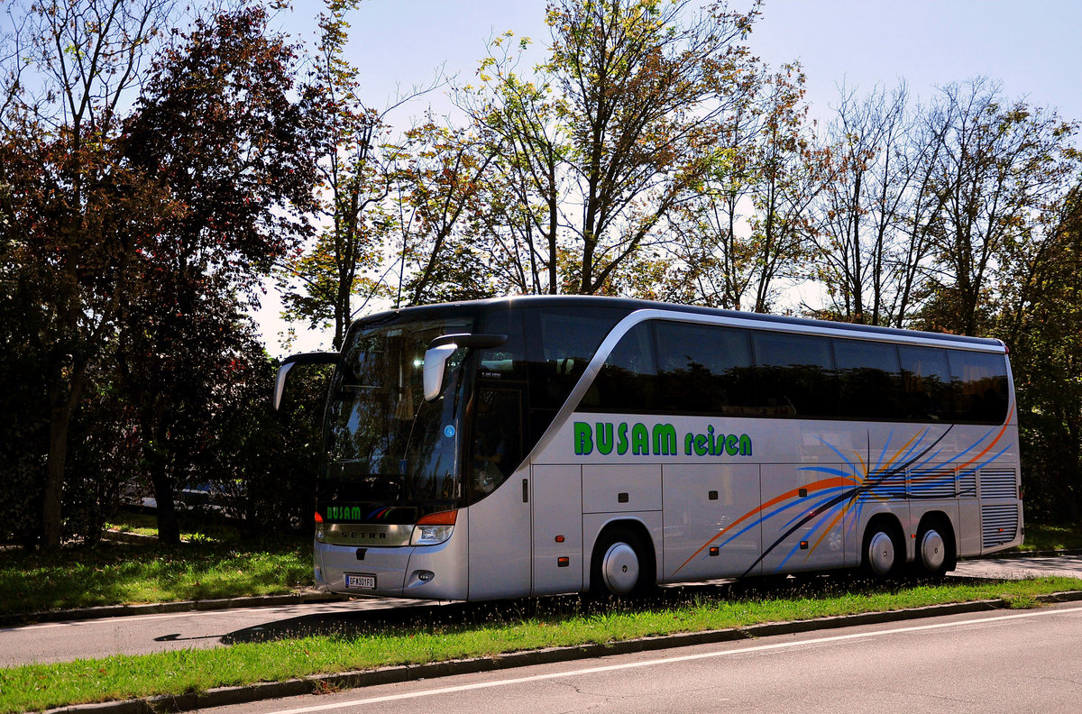 Sera 415 HDH von BUSAM Reisen aus sterreich in Krems unterwegs.