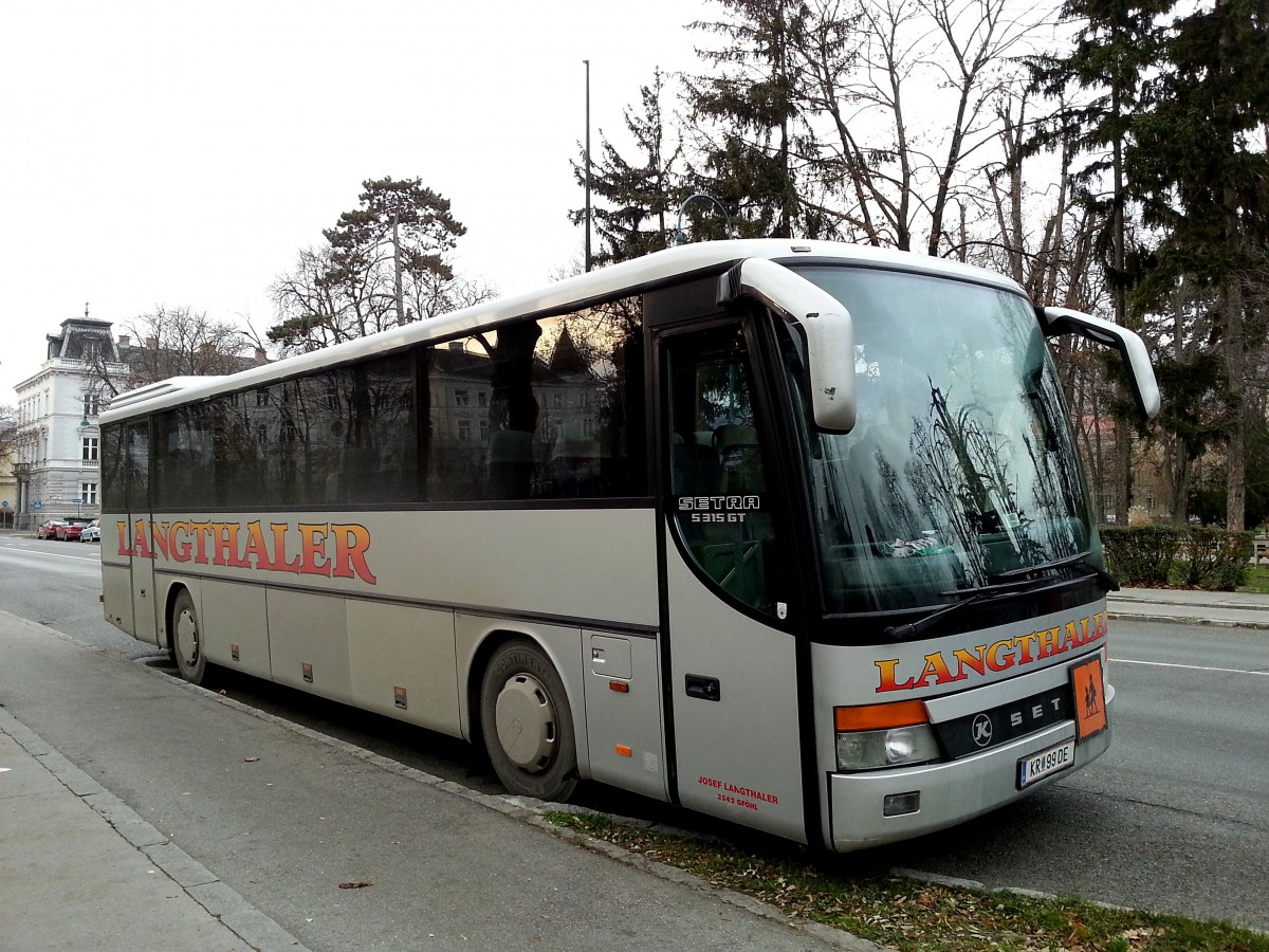 Setra 315 GT von Langthaler/sterreich im Dez.2013 in Krems gesehen.