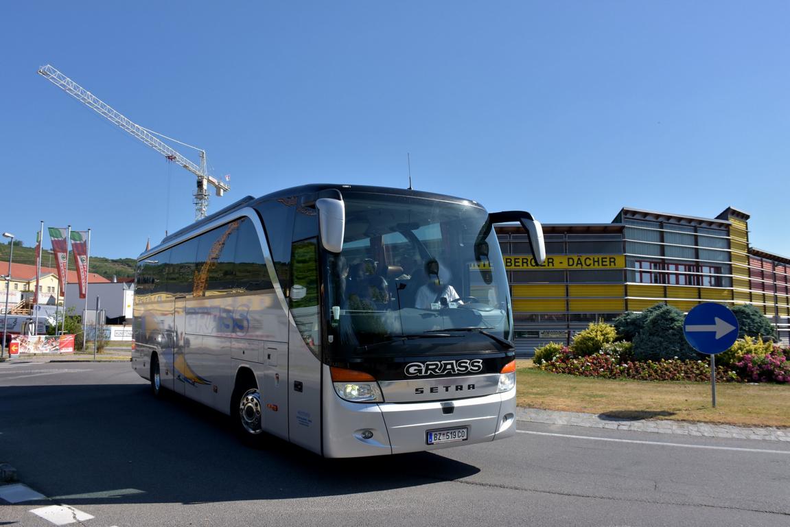 Setra 400er-Serie von GRASS Reisen aus sterreich 06/2017 in Krems.