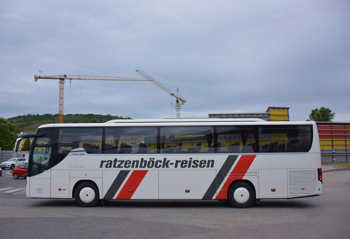 Setra 400er Serie von Ratzenbck Reisen aus sterreich in Krems.