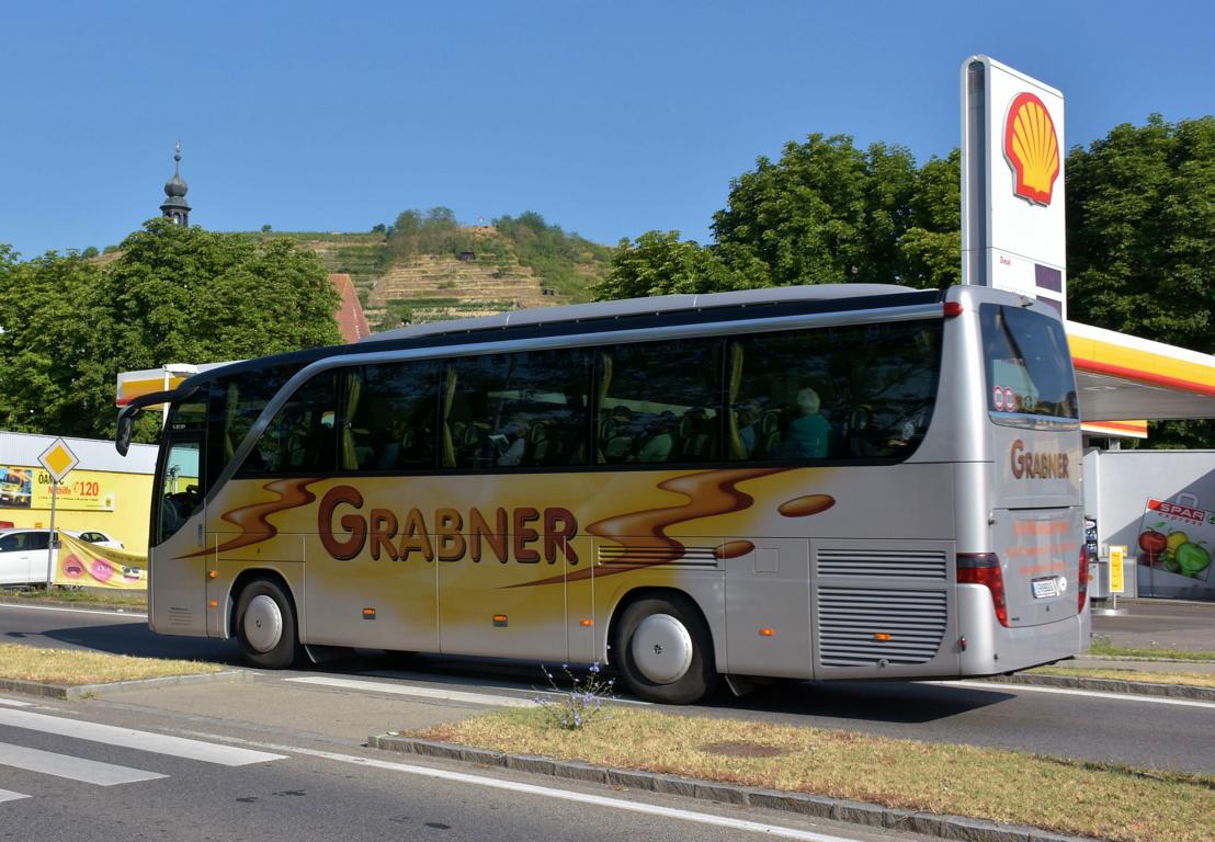 Setra 411 HD von GRABNER Reisen aus Niedersterreich 06/2017 in Krems.