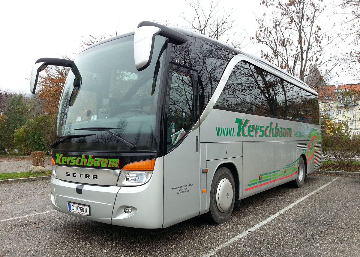 Setra 411 HD von Kerschbaum Reisen aus sterreich am 13.11.2014 in Krems gesehen.