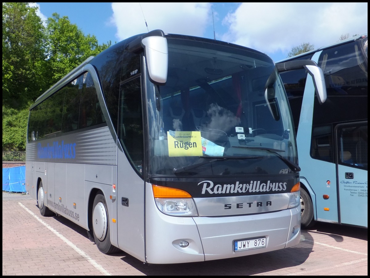 Setra 411 HD von Ramkvillabuss aus Schweden im Stadthafen Sassnitz.
