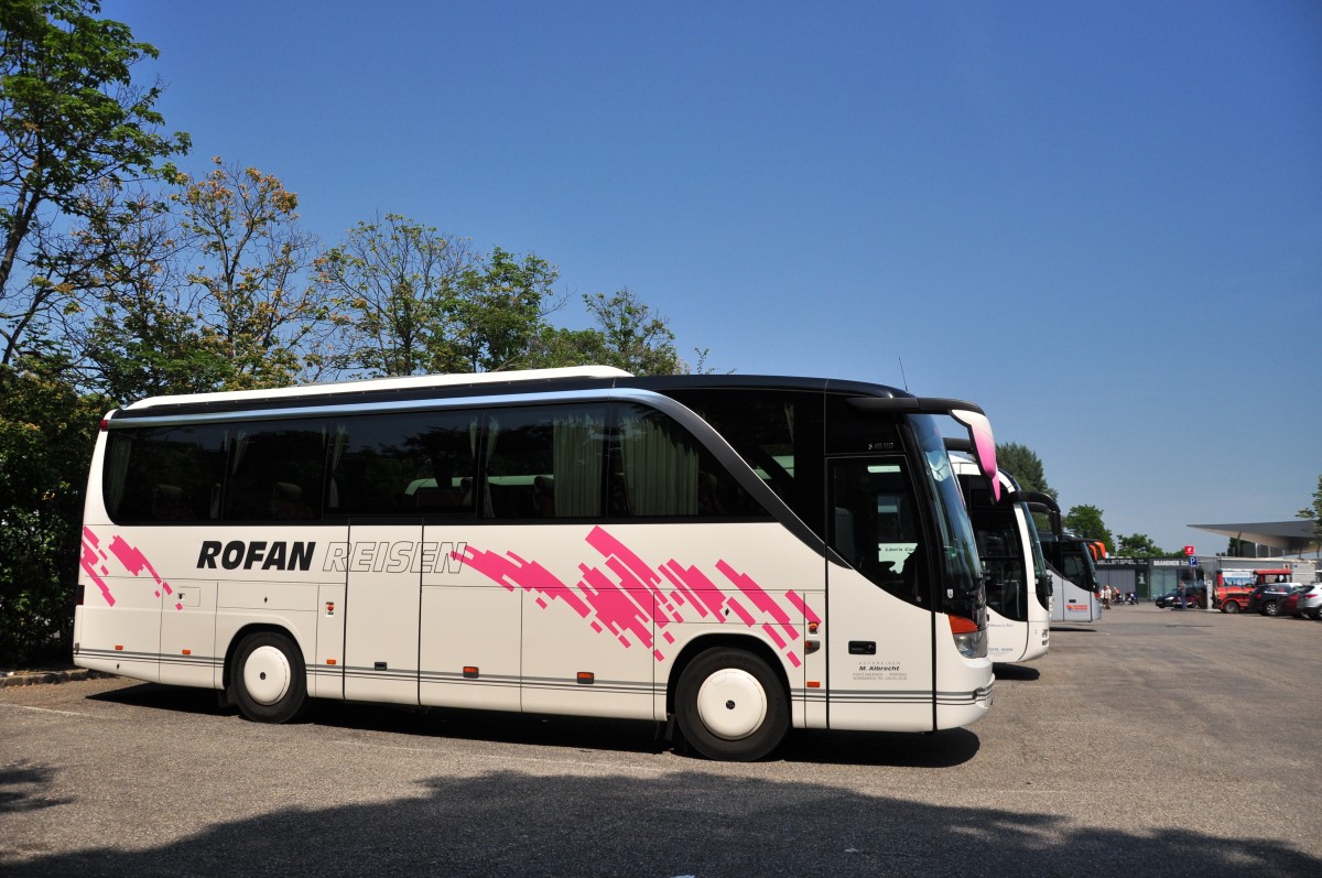 Setra 411 HD von Rofan Reisen aus sterreich im Juni 2015 in Krems unterwegs.
