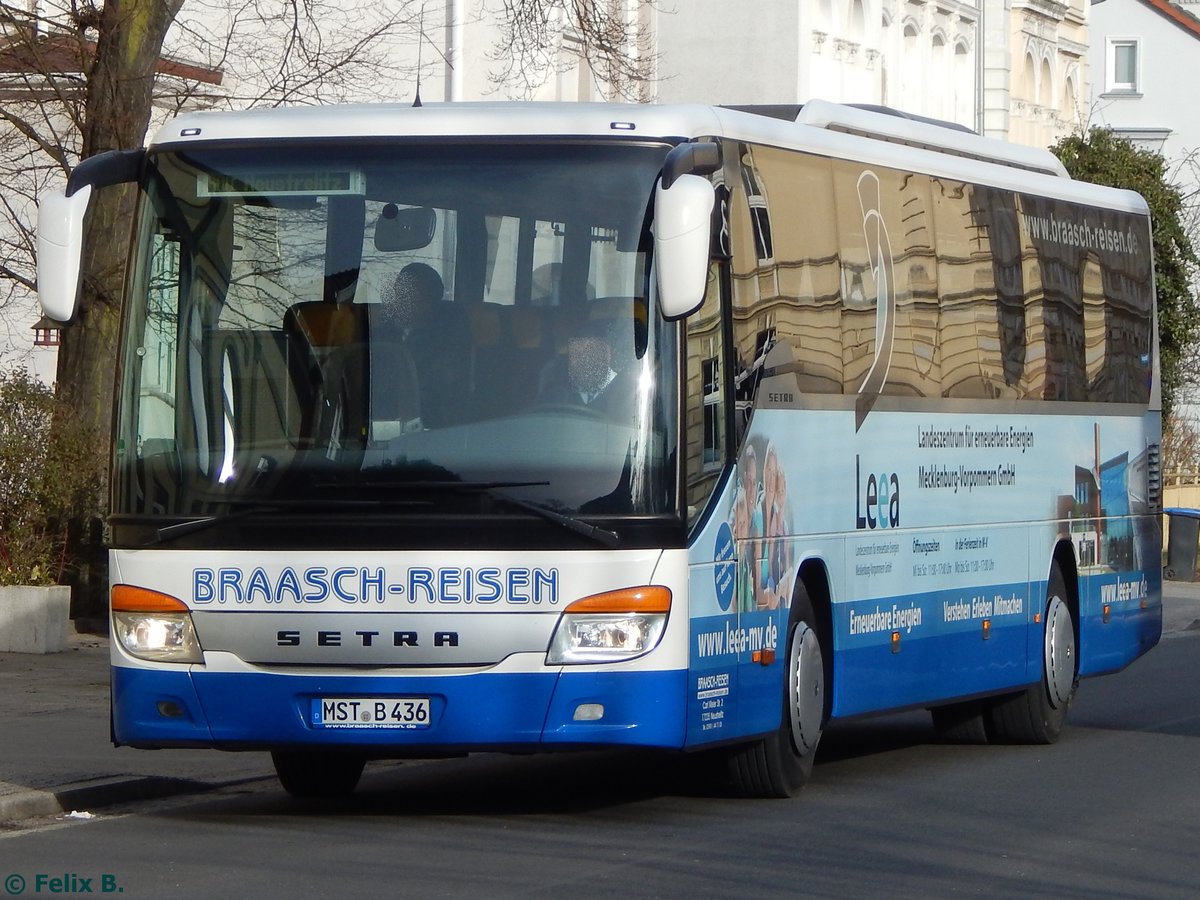 Setra 415 GT von Braasch Reisen aus Deutschland in Neubrandenburg.