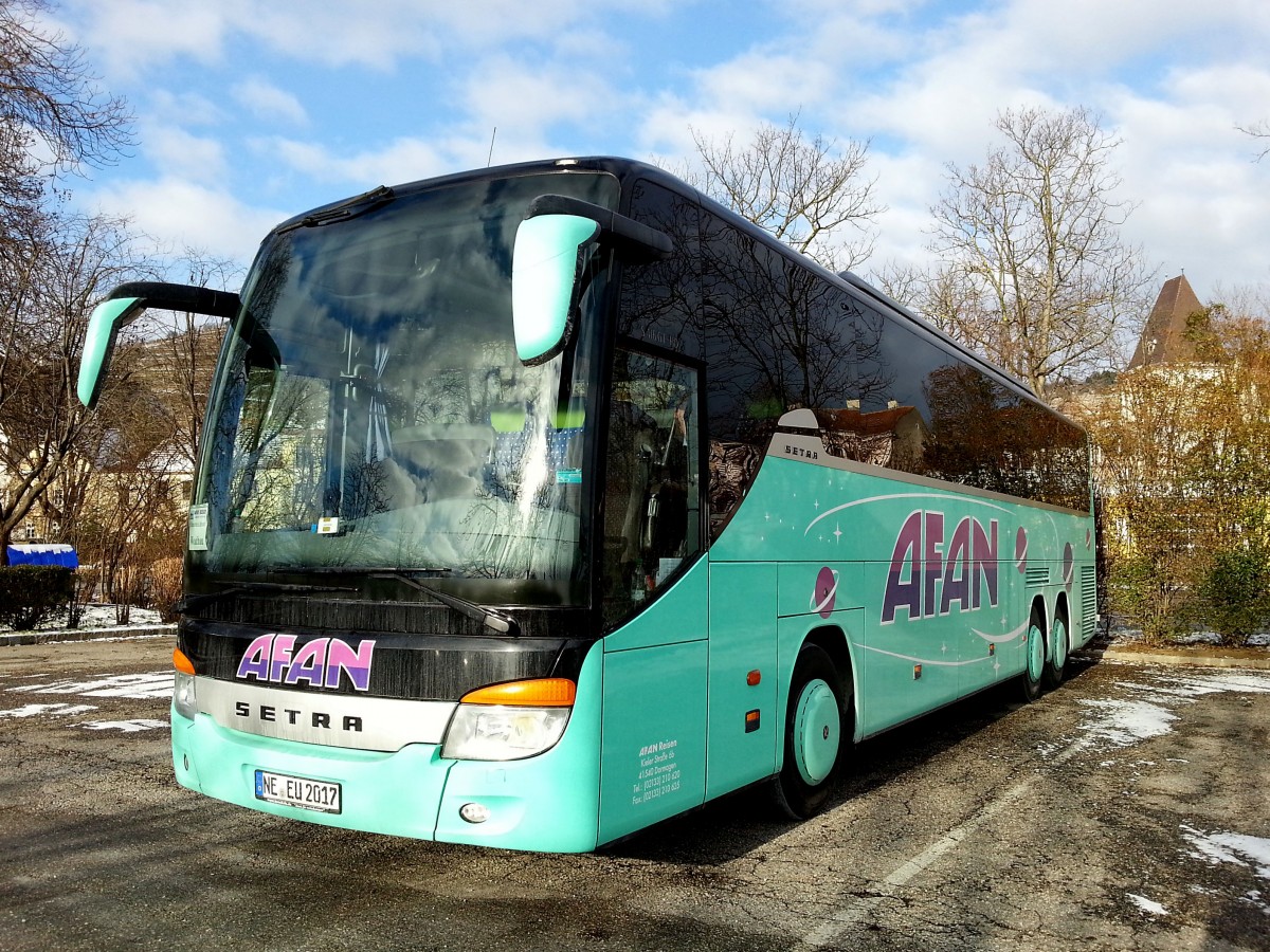 Setra 415 GT-HD von AFAN Reisen aus der BRD am 30.12.2014 in Krems.