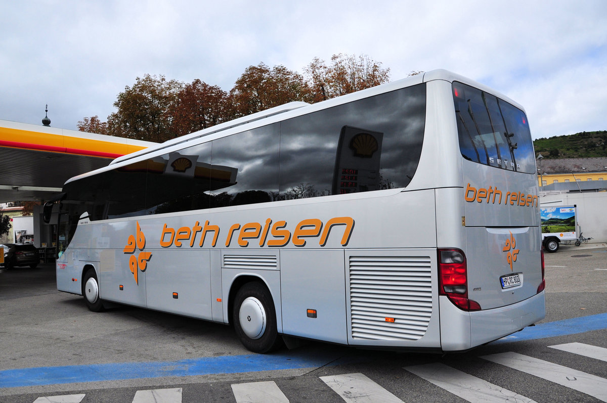 Setra 415 GT-HD von Beth Reisen aus der BRD in Krems.