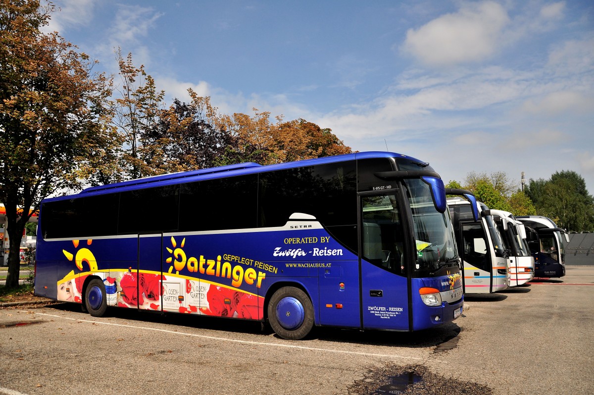 Setra 415 GT-HD von Datzinger Busreisen aus Niedersterreich am 1.August 2014 in Krems gesehen.
