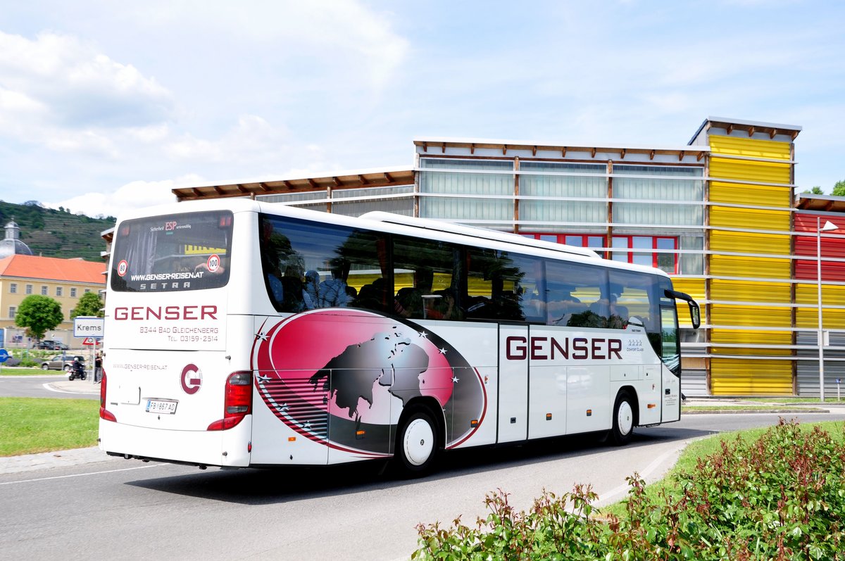 Setra 415 GT-HD von Genser Reisen aus sterreich in Krems gesehen.
