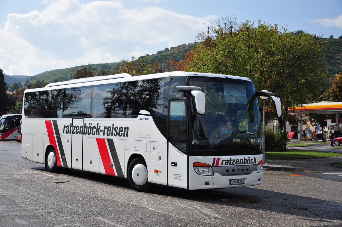 Setra 415 GT-HD von Ratzenbck Reisen aus sterreich in Krems gesehen.