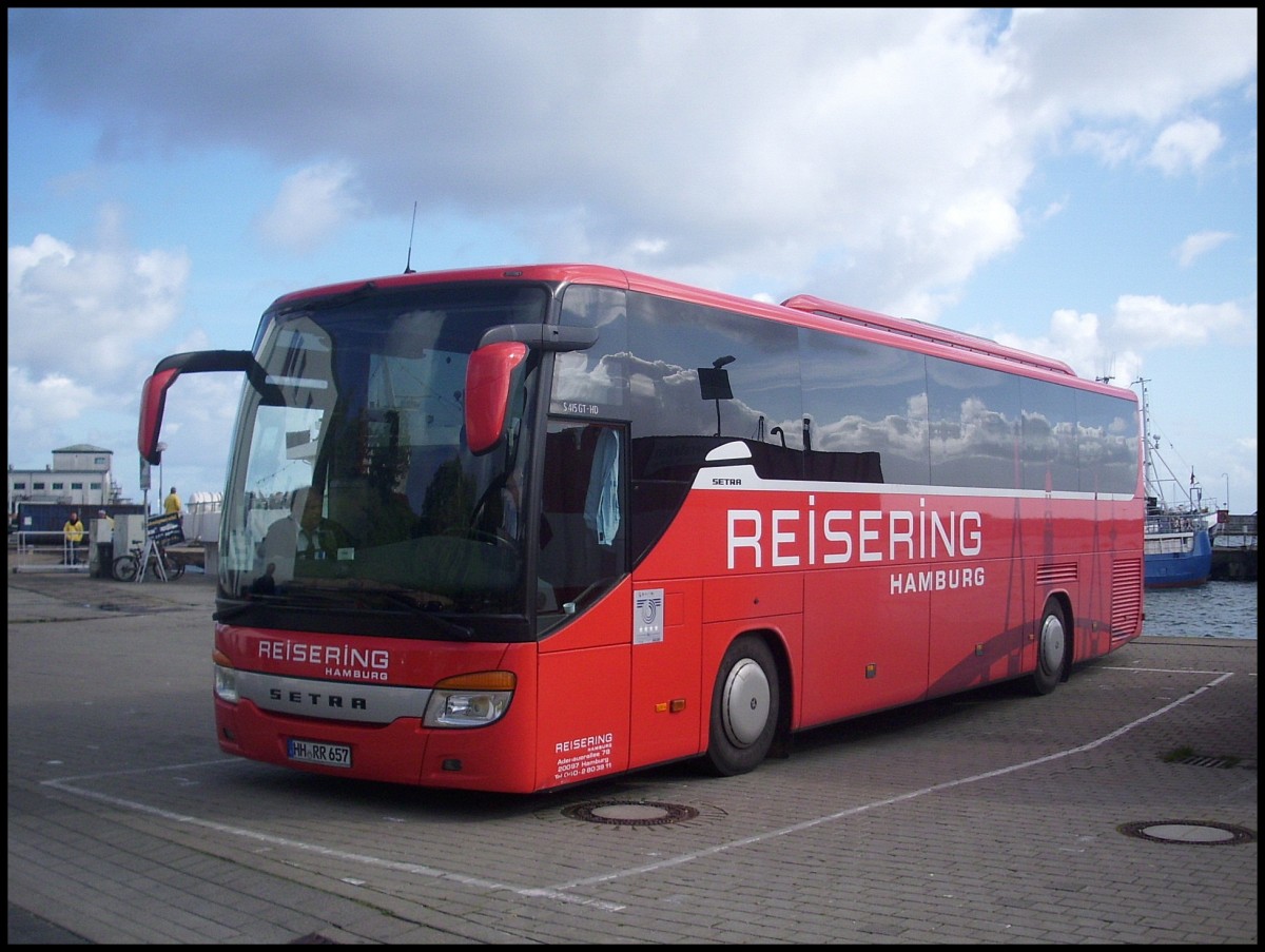 Setra 415 GT-HD vom Reisering Hamburg aus Deutschland im Stadthafen Sassnitz.