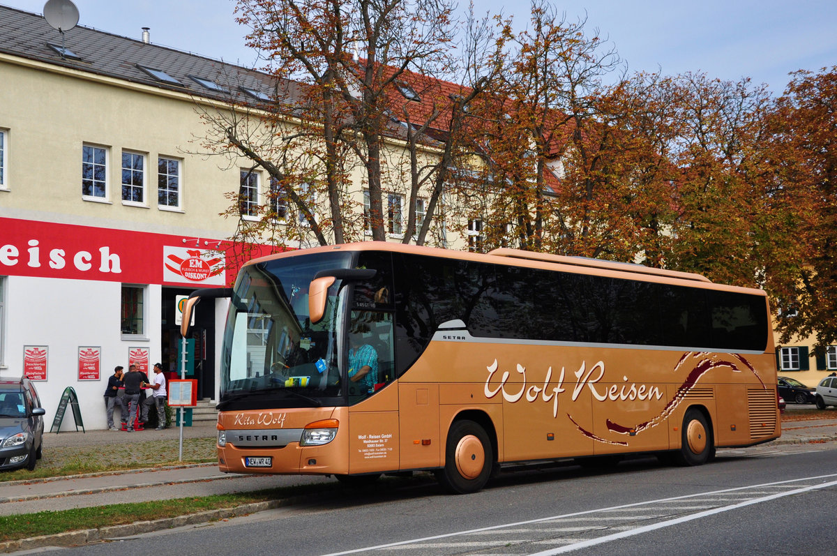 Setra 415 GT-HD von Wolf Reisen aus der BRD in Krems.