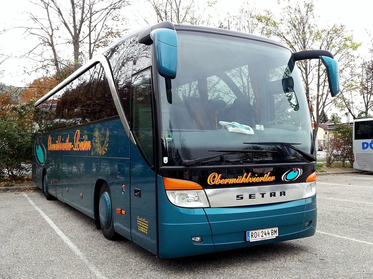 Setra 415 HD vom Busunternehmen Baumller Heinrich aus Obersterreich in Krems.