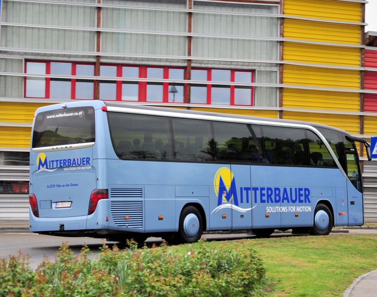 Setra 415 HD von Mitterbauer Reisen aus sterreich am 17.Mai 2014 in Krems unterwegs.