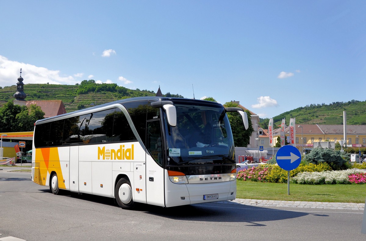 SETRA 415 HD von MONDIAL Reisen/sterreich am 12.7.2013 in Krems unterwegs.