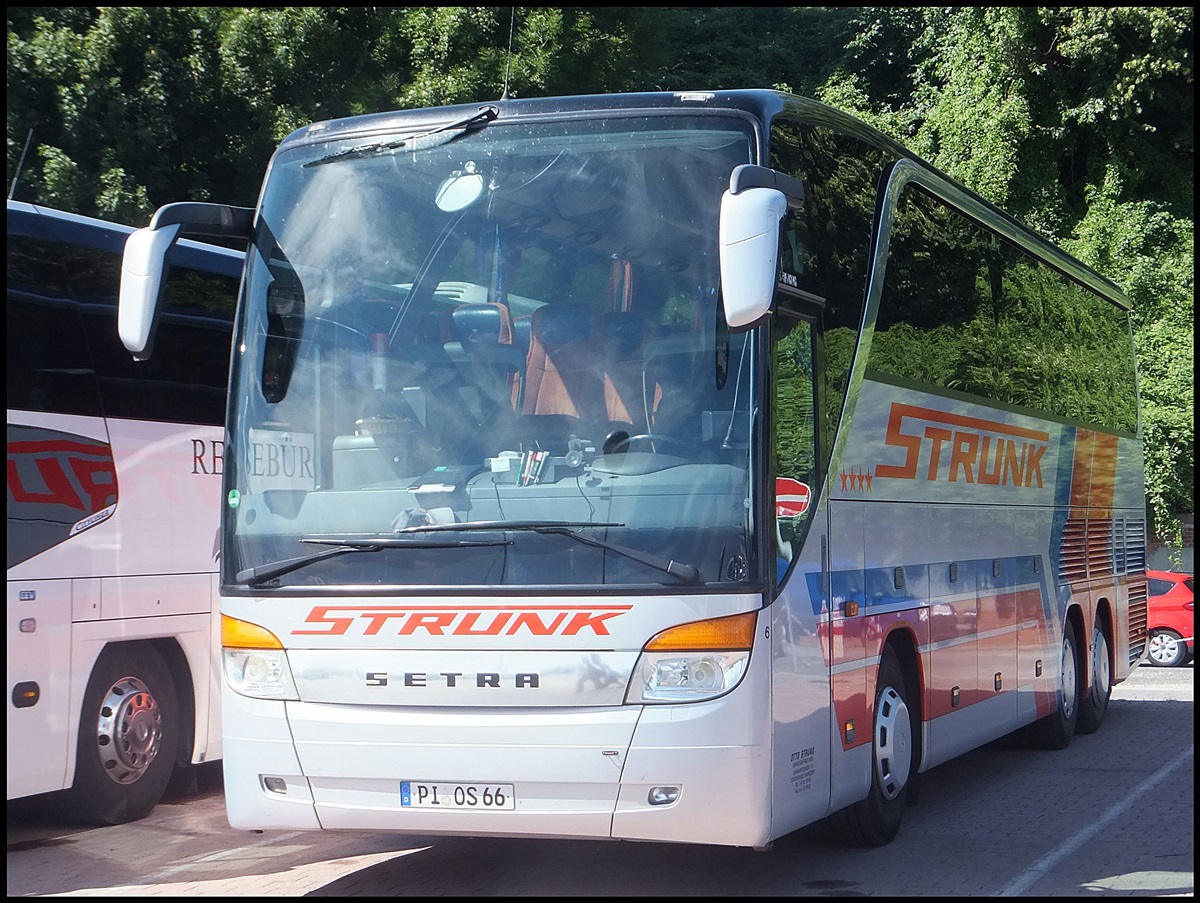 Setra 415 HDH von Strunk aus Deutschland im Stadthafen Sassnitz. 