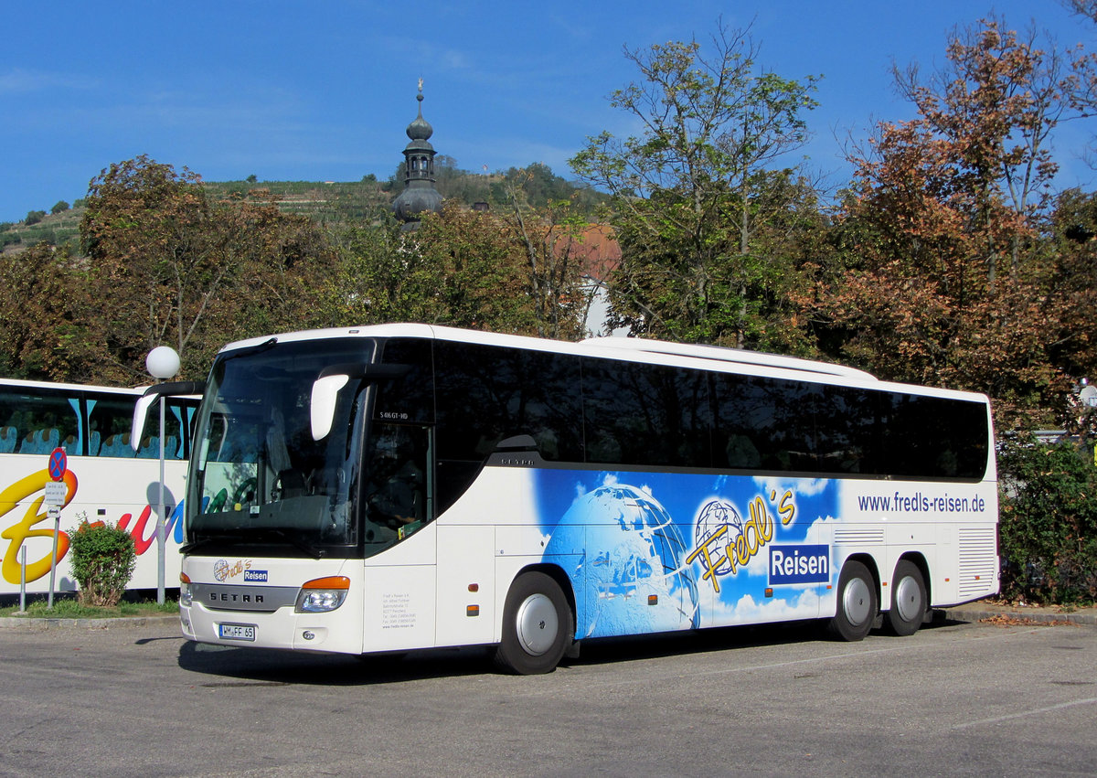 Setra 416 GT-HD von Fredl`s Reisen aus der BRD in Krems gesehen.