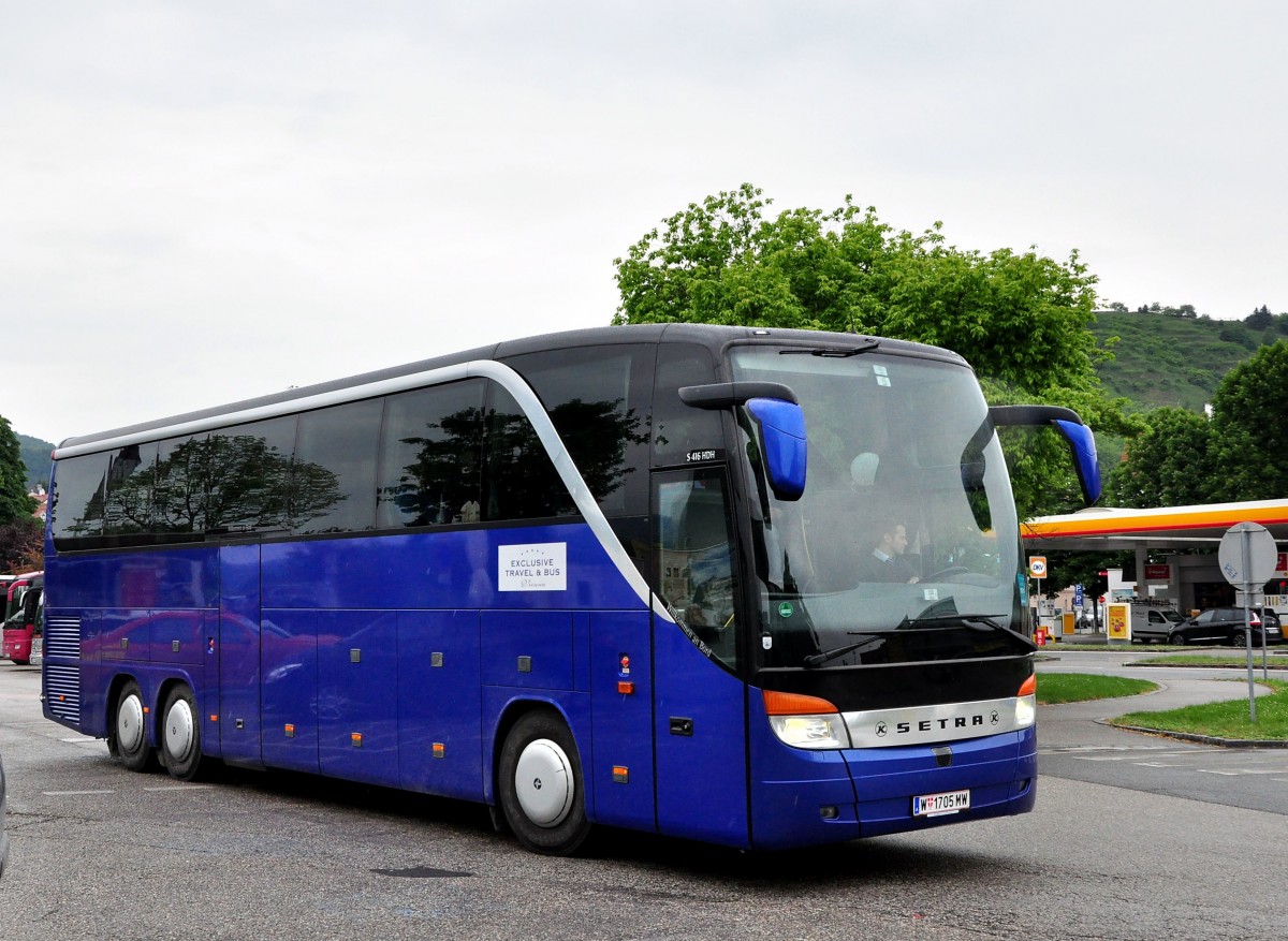 Setra 416 HDH von Exclusive Travel + Bus aus Wien am 22.5.2015 in Krems.