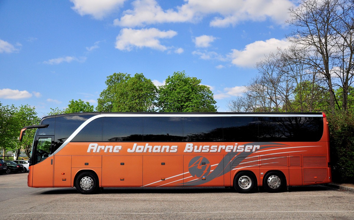 Setra 417 HDH von Arne Johans aus Norwegen am 19.4.2015 in Krems gesehen.