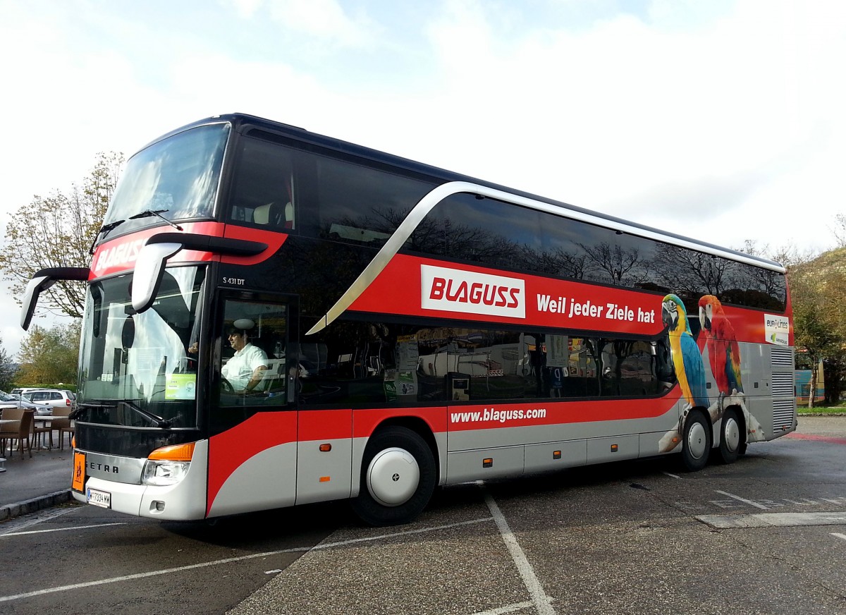 Setra 431 DT von Blaguss Reisen aus Wien am 21.10.2014 in Krems.