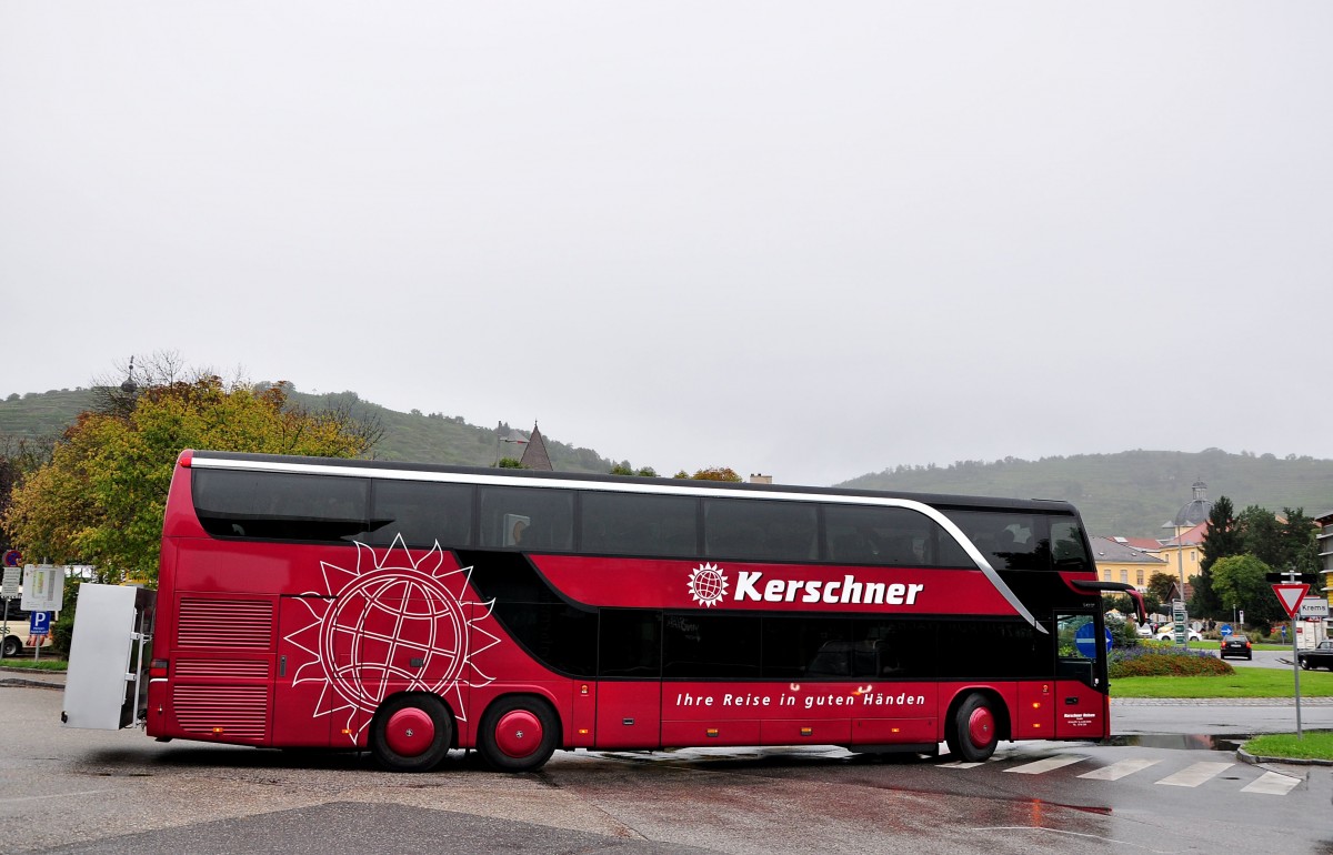 Setra 431 DT von Kerschner Reisen aus Niederösterreich am 13.9.2014 in Krems gesehen.