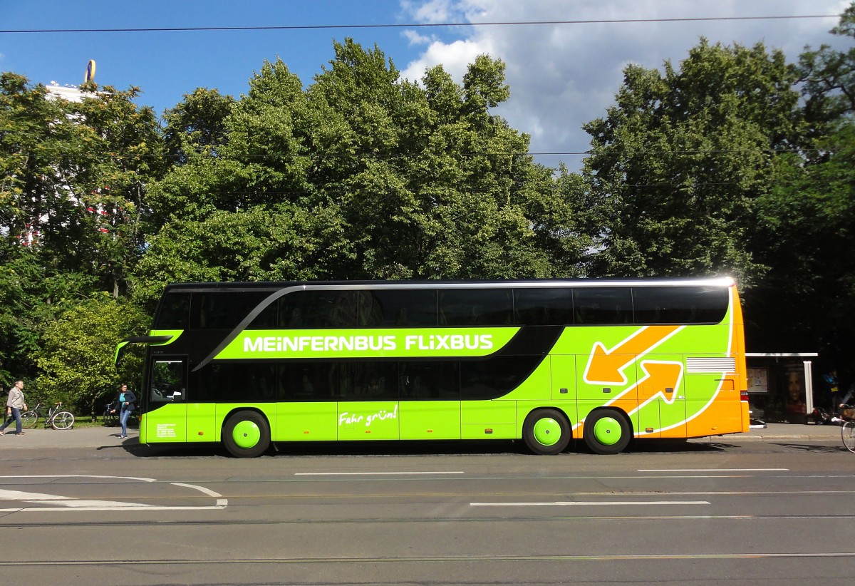 Setra 431 DT von MEINFERNBUS Flixbus am 29.7.2015 beim Hpt.Bahnhof in Leipzig gesehen.