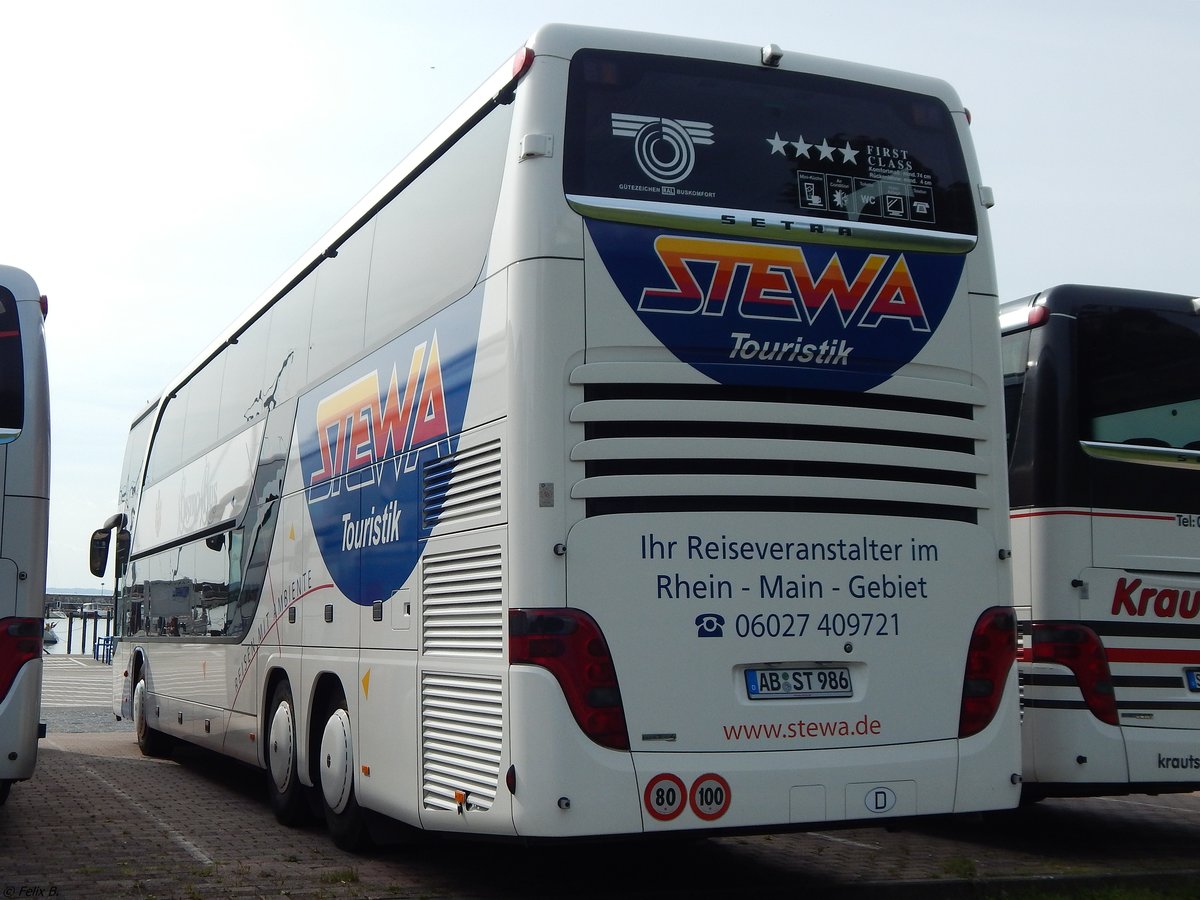 Setra 431 DT von Stewa aus Deutschland im Stadthafen Sassnitz. 
