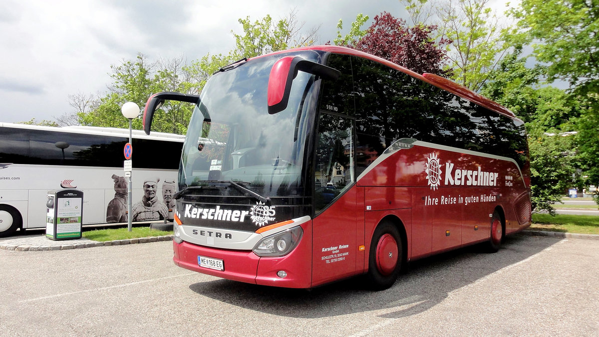 Setra 511 HD von Kerschner Reisen aus Niedersterreich in Krems gesehen.