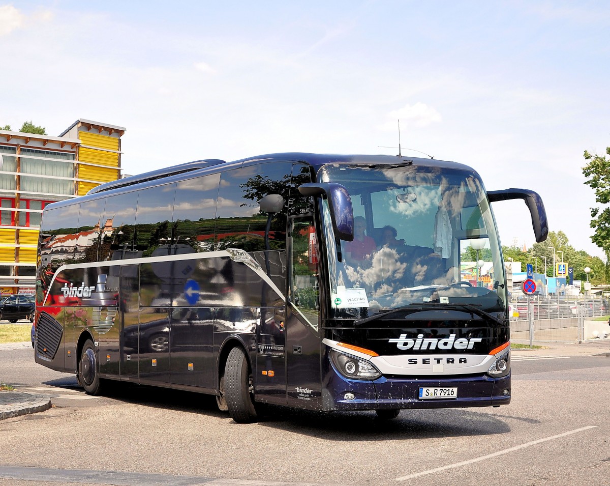 Setra 515 HD von Binder Reisen aus der BRD in Krems.
