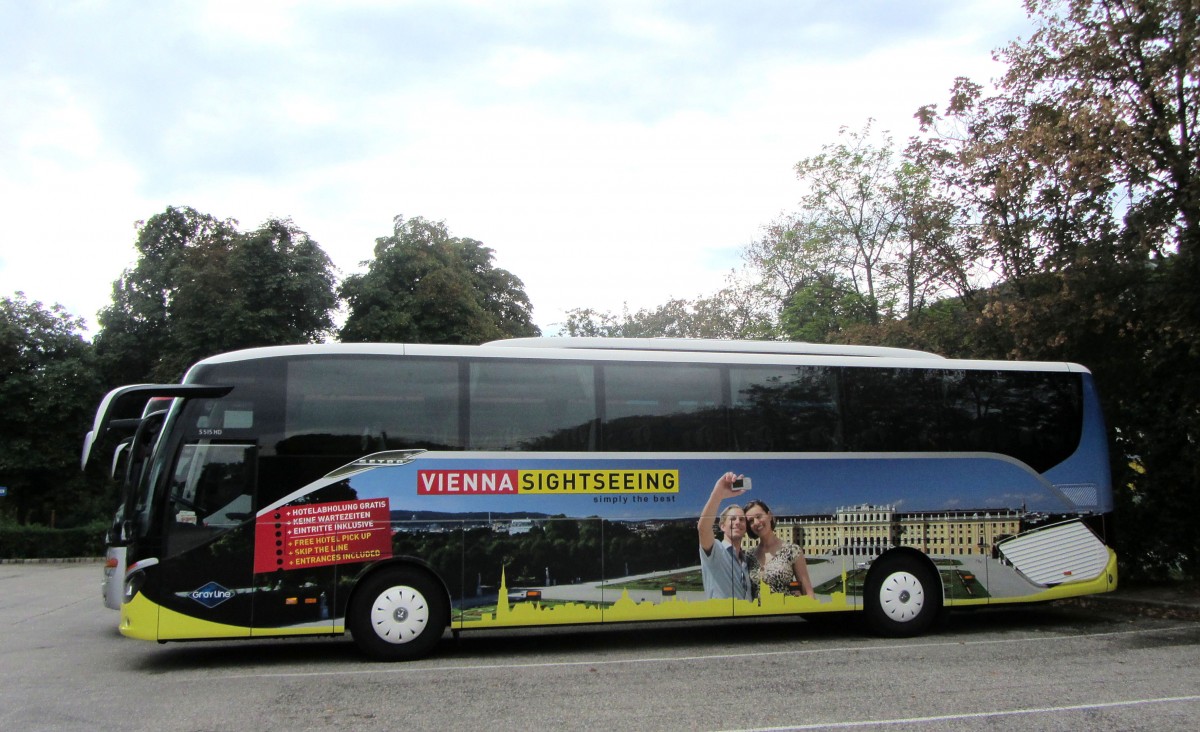 SETRA 515 HD von BLAGUSS Reisen / Wien im September 2013 in Krems gesehen.