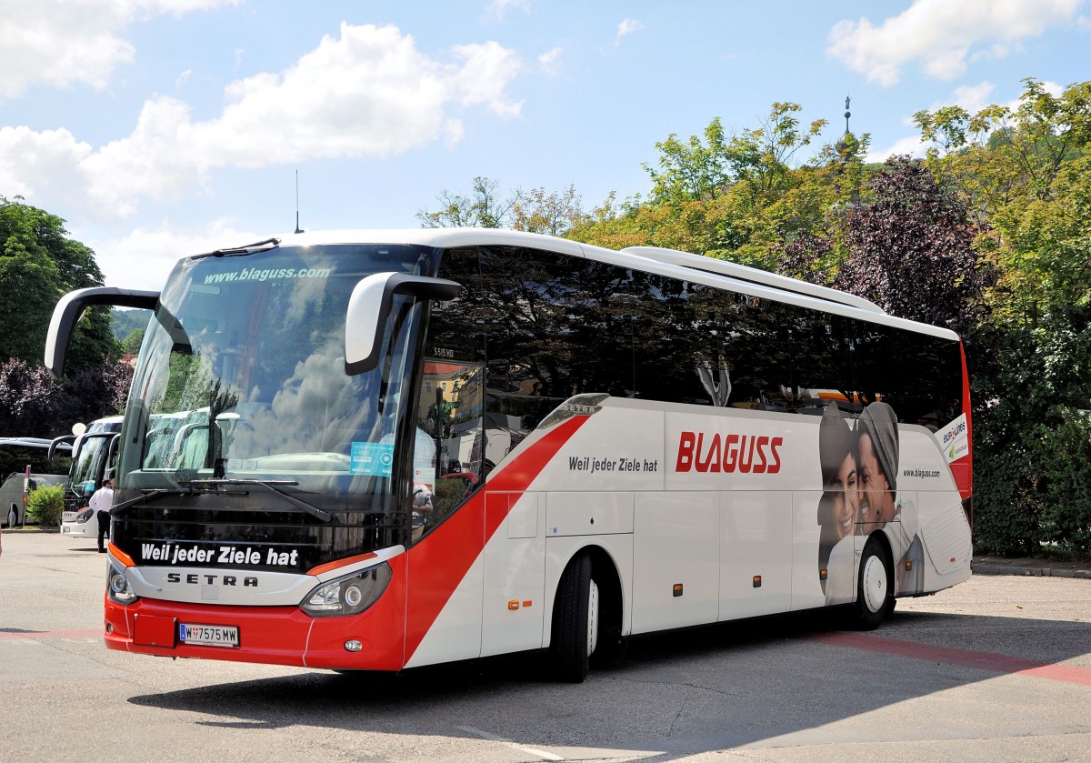Setra 515 HD von Blaguss Reisen aus Wien im Juni 2015 in Krems.