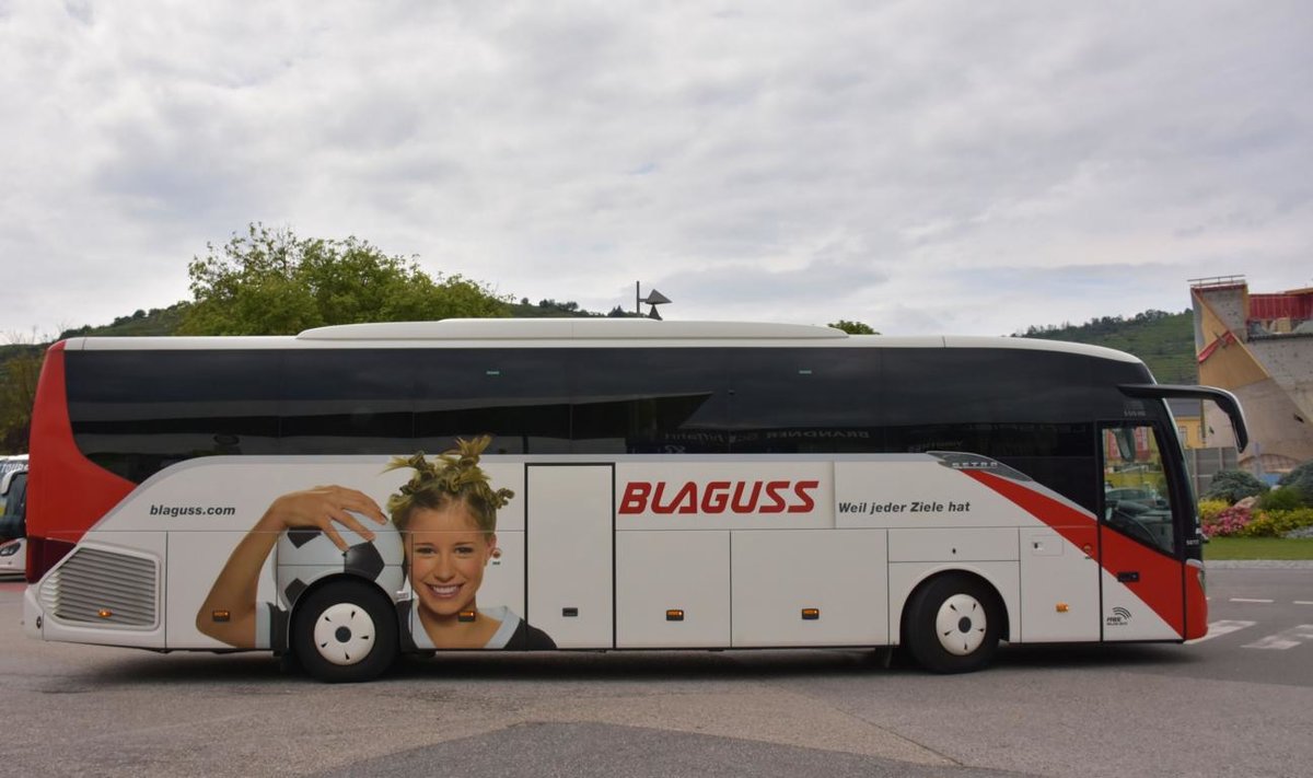 Setra 515 HD von Blaguss Reisen aus AT 2018 in Krems gesehen.