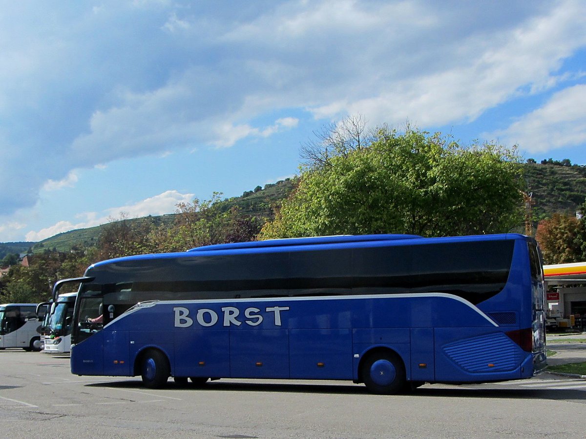 Setra 515 HD von Borst Reisen aus der BRD in Krems.