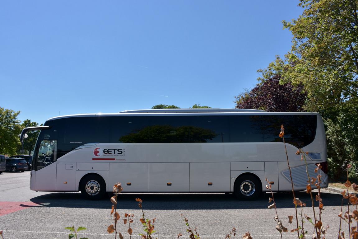 Setra 515 HD von EETS aus Ungarn 06/2017 in Krems.