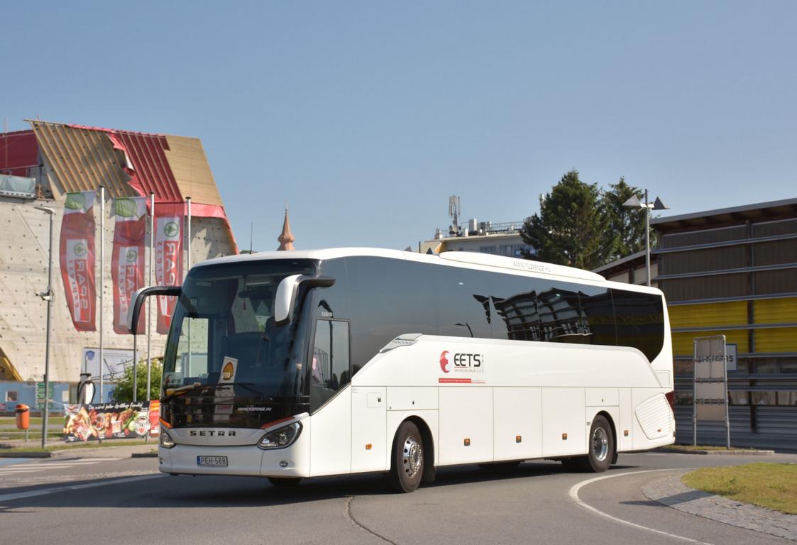 Setra 515 HD von EETS Reisen aus Ungarn im Mai 2017 in Krems.