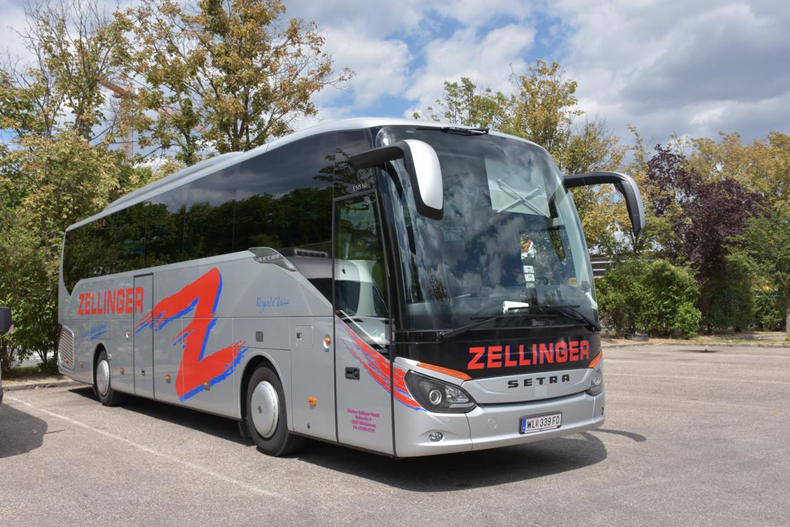 Setra 515 HD von Zellinger Reisen aus Obersterreich 06/2017 in Krems.