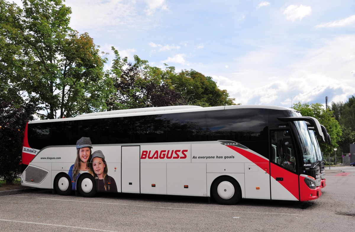 Setra 516 HD von Blaguss Reisen aus der SK im Juni 2015 in Krems gesehen.