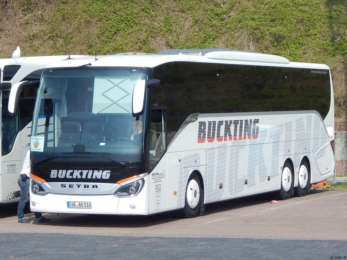 Setra 516 HD von Buckting aus Deutschland im Stadthafen Sassnitz.