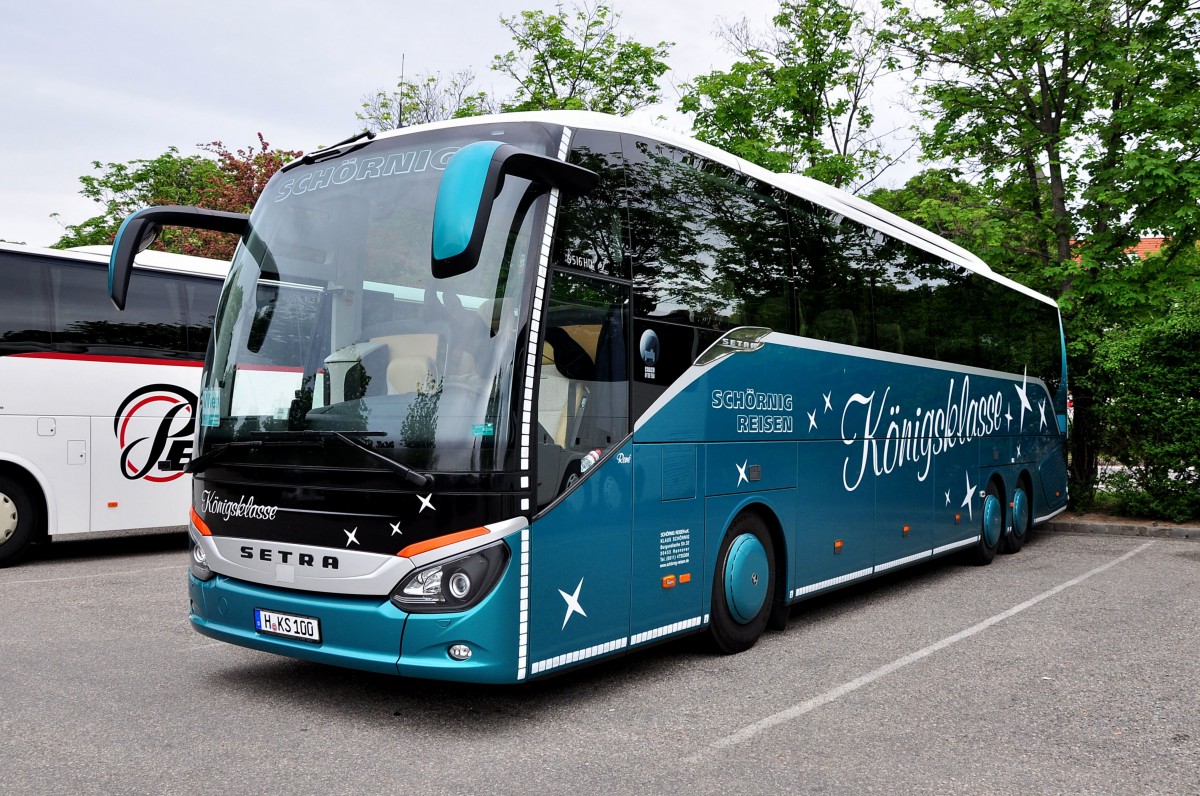 Setra 516 HD von Schrnig Reisen aus der BRD am 19.5.2015 in Krems.