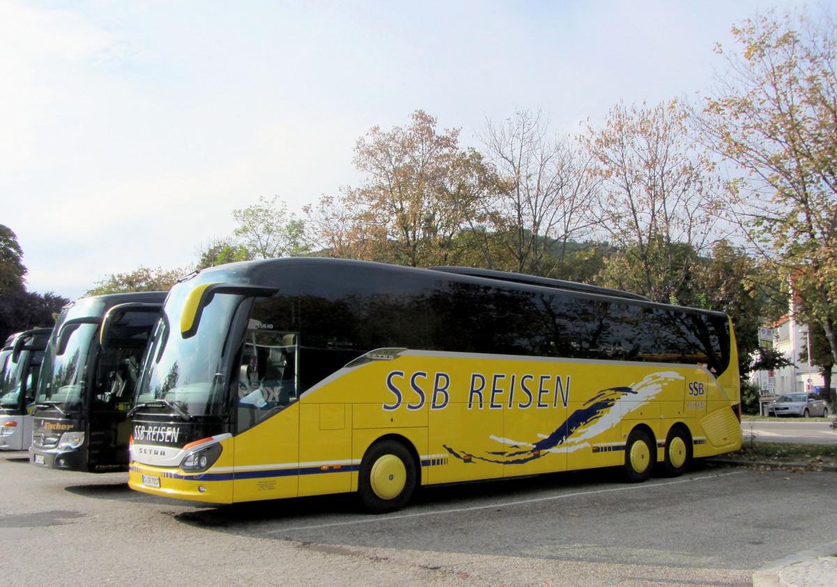 SETRA 516 HD von SSB Reisen aus der BRD im Herbst 2013 in Krems.