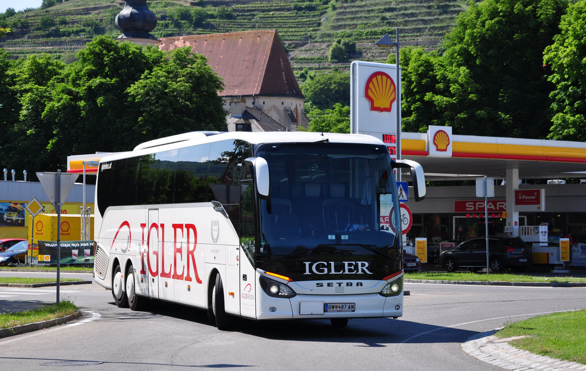 Setra 517 HD von IGLER Reisen aus sterreich in Krems gesehen.