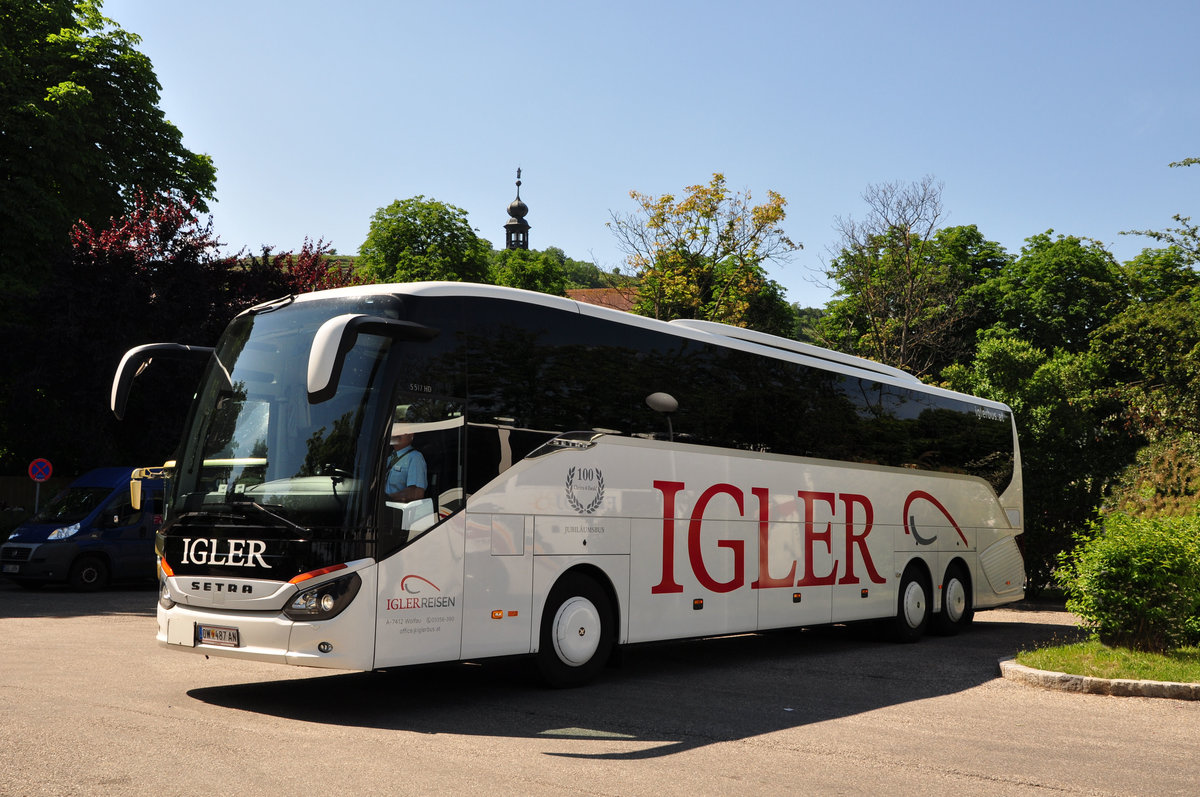 Setra 517 HD von IGLER Reisen aus sterreich in Krems gesehen.