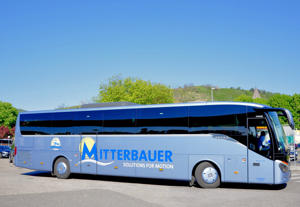 Setra 517 HD von Mitterbauer Reisen aus sterreich in Krems gesehen.